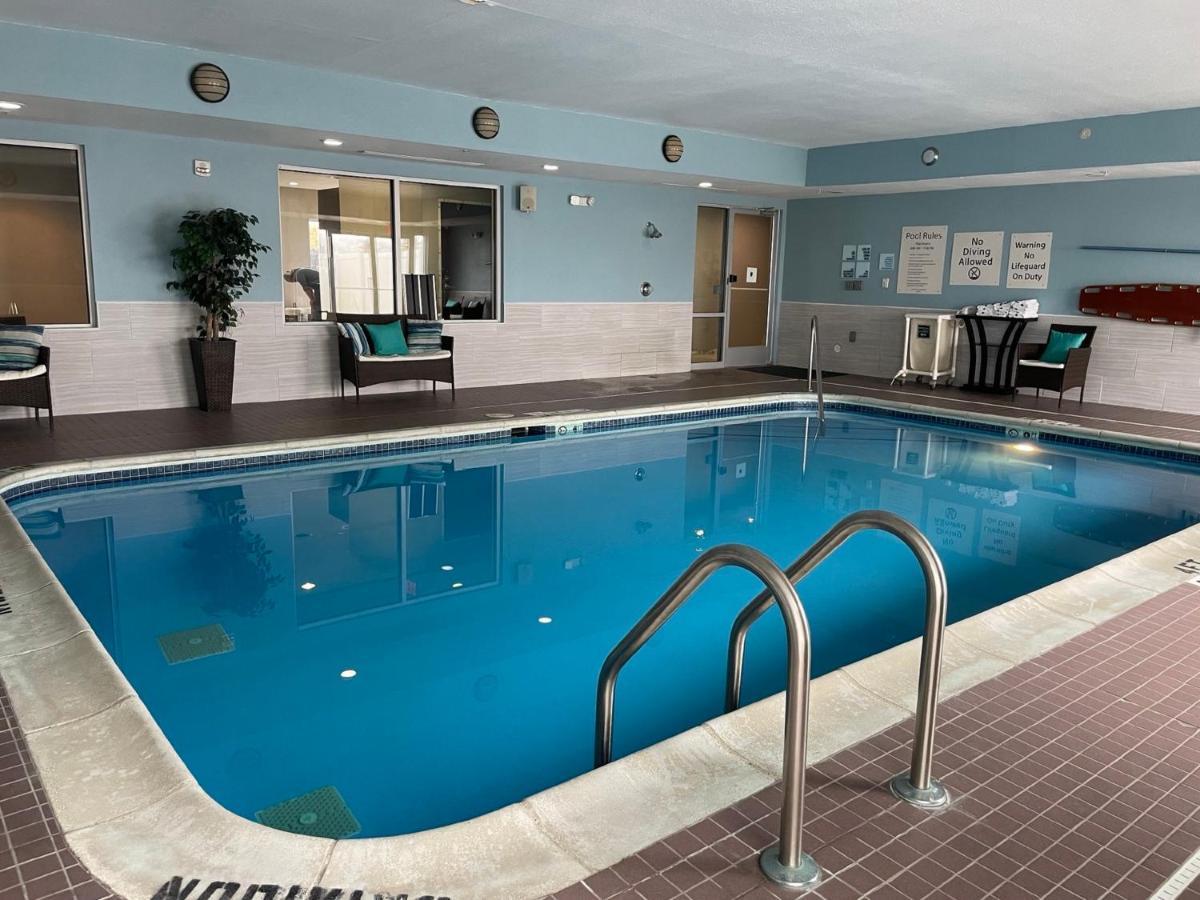 Holiday Inn Express Lapeer By Ihg Экстерьер фото