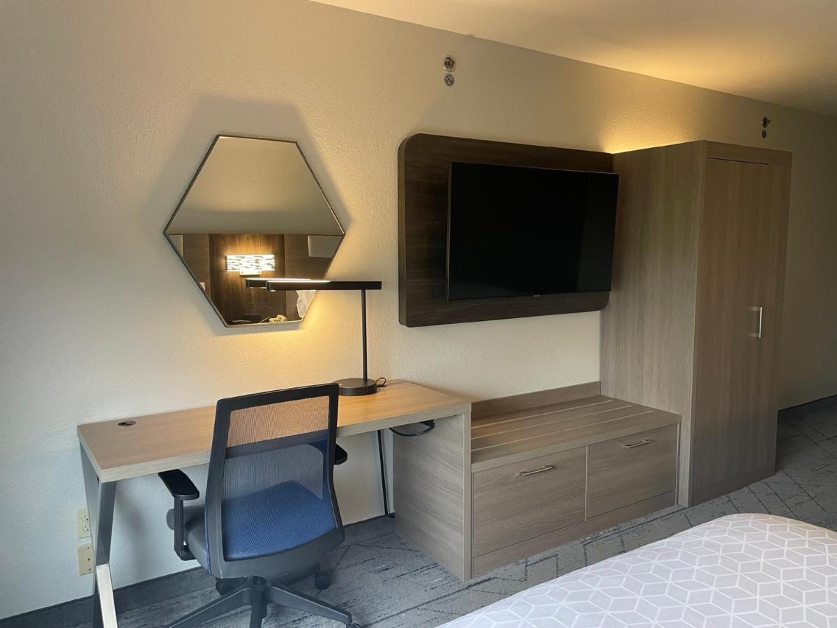 Holiday Inn Express Lapeer By Ihg Экстерьер фото