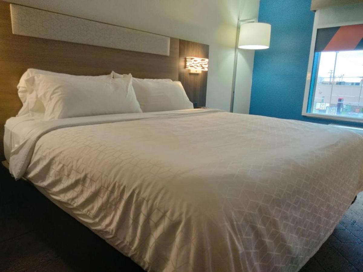 Holiday Inn Express Lapeer By Ihg Экстерьер фото