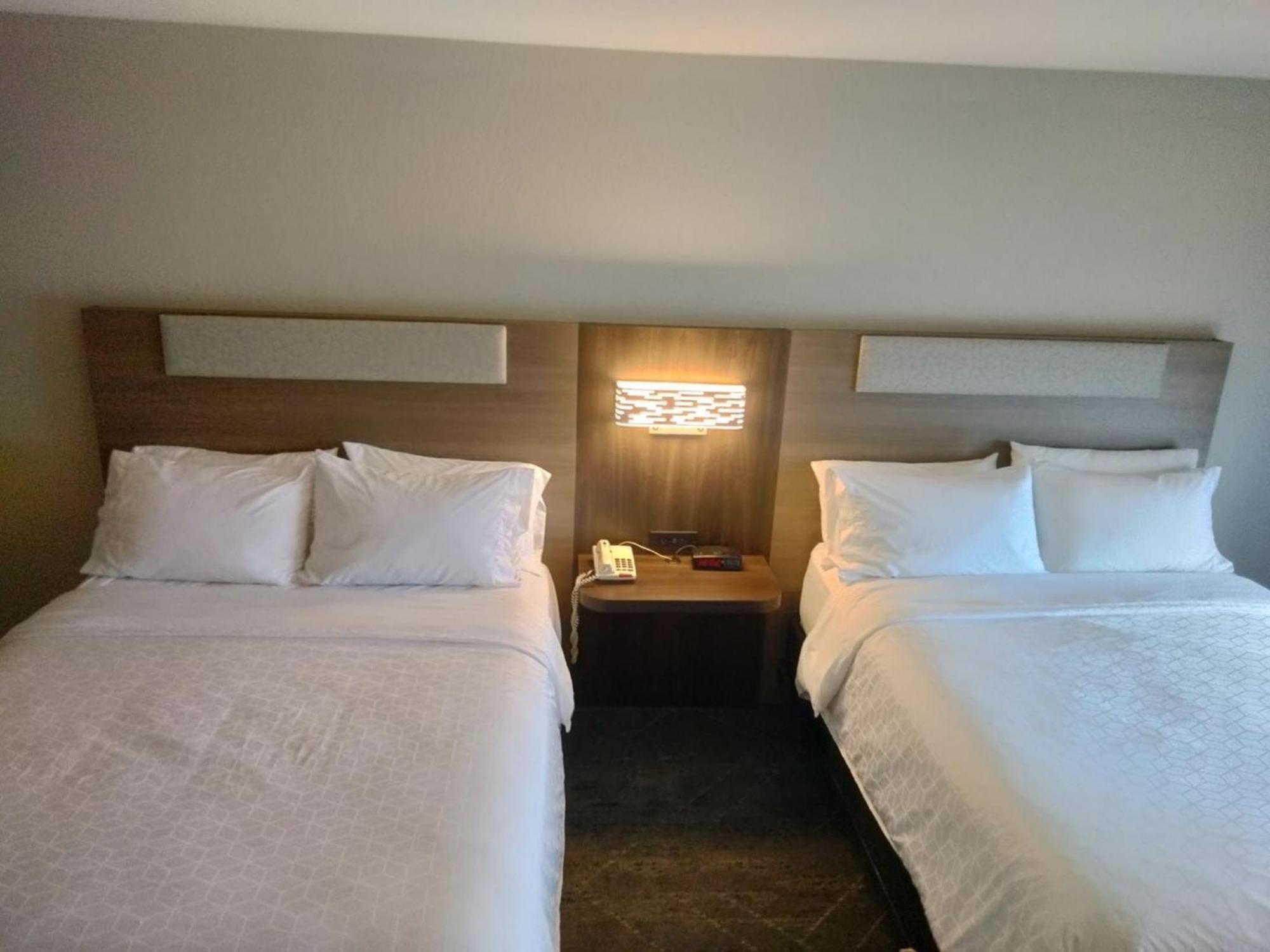 Holiday Inn Express Lapeer By Ihg Экстерьер фото